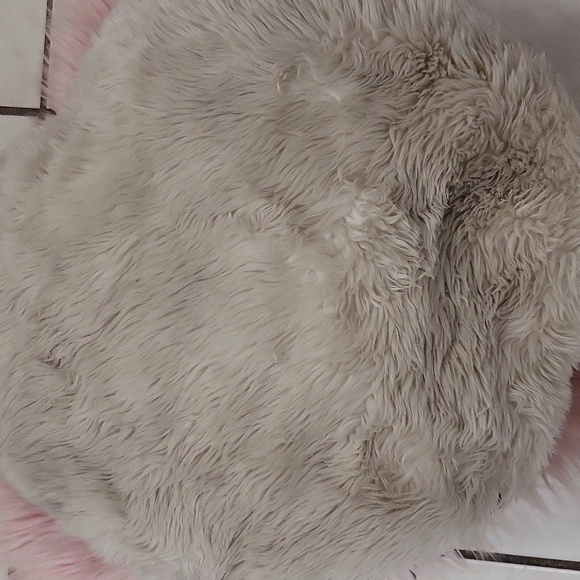 SALE!! Brand New BARBIE FAUX FUR DENIM PET BED - Picture 6 of 7